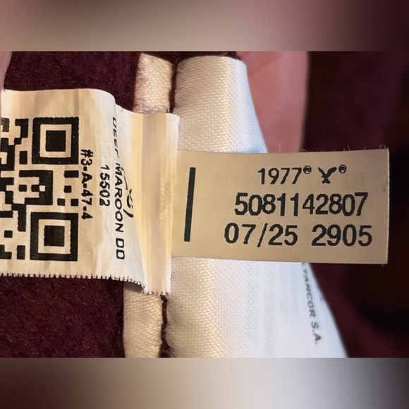 American Eagle Everyday Luxe Quarter Zip Sweatshirt - Picture 10 of 10